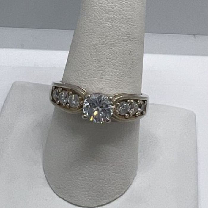 925 Sterling Silver & CZ Ring Size 9.5