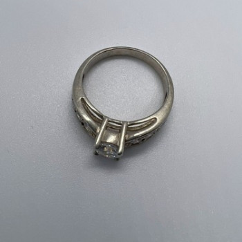 925 Sterling Silver & CZ Ring Size 9.5