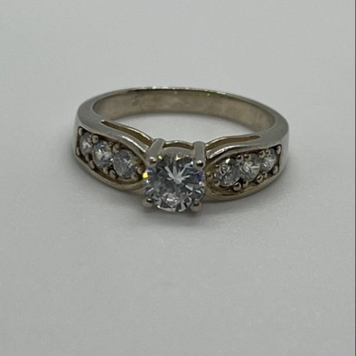 925 Sterling Silver & CZ Ring Size 9.5