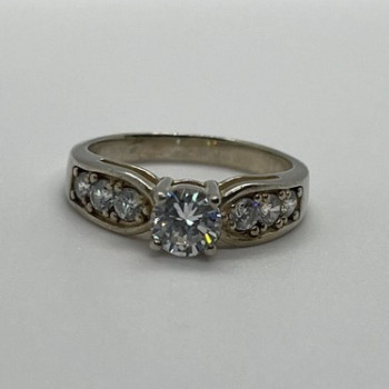 925 Sterling Silver & CZ Ring Size 9.5