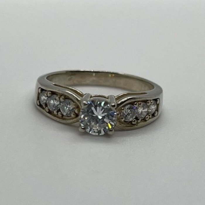 925 Sterling Silver & CZ Ring Size 9.5
