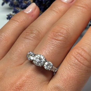 925 Sterling Silver CZ Ring Size 7.5
