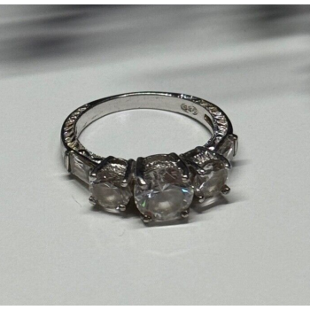 925 Sterling Silver CZ Ring Size 7.5