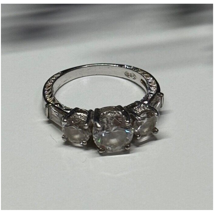 925 Sterling Silver CZ Ring Size 7.5