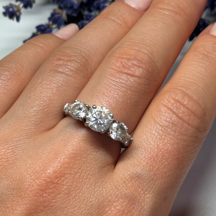 925 Sterling Silver CZ Ring Size 7.5