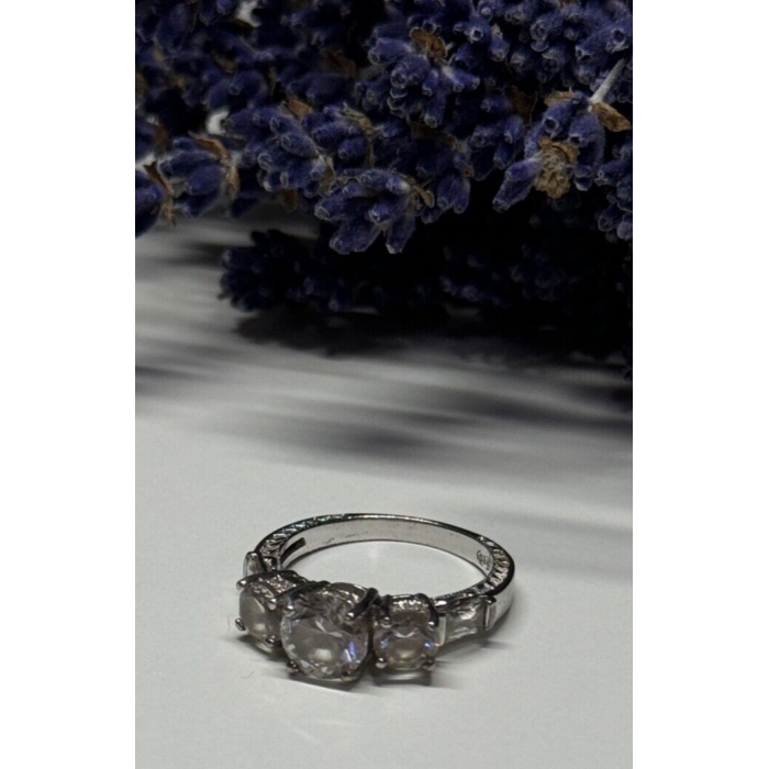 925 Sterling Silver CZ Ring Size 7.5