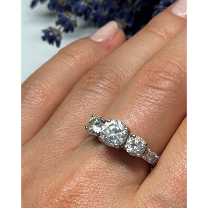 925 Sterling Silver CZ Ring Size 7.5