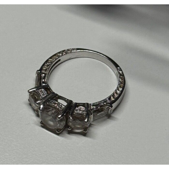 925 Sterling Silver CZ Ring Size 7.5