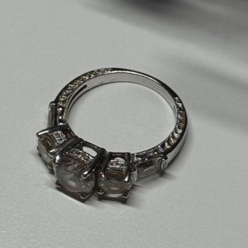 925 Sterling Silver CZ Ring Size 7.5