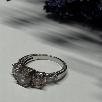 925 Sterling Silver CZ Ring Size 7.5