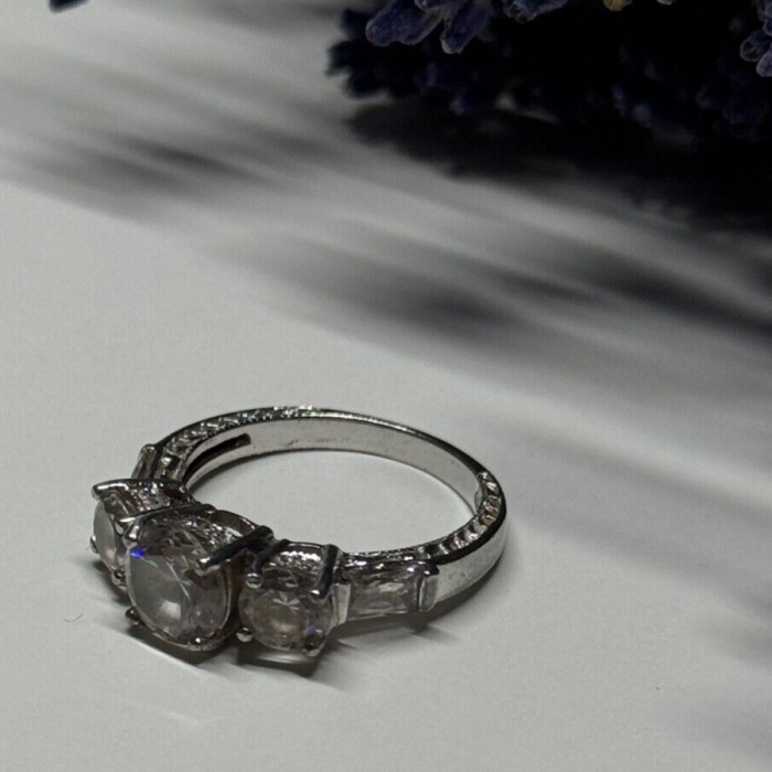 925 Sterling Silver CZ Ring Size 7.5
