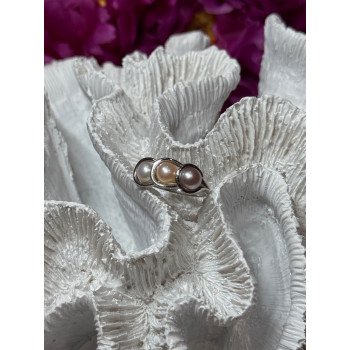 925 Sterling Silver Pearls Ring Size 6