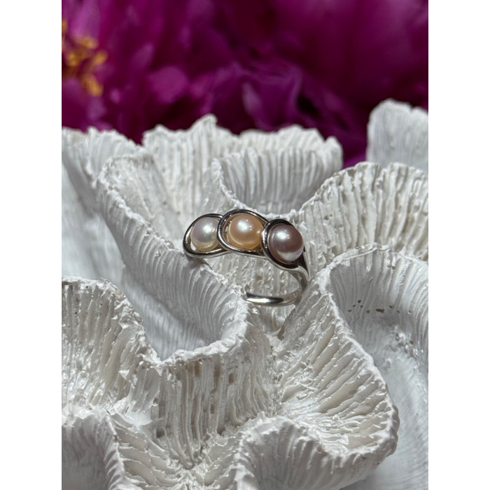 925 Sterling Silver Pearls Ring Size 6