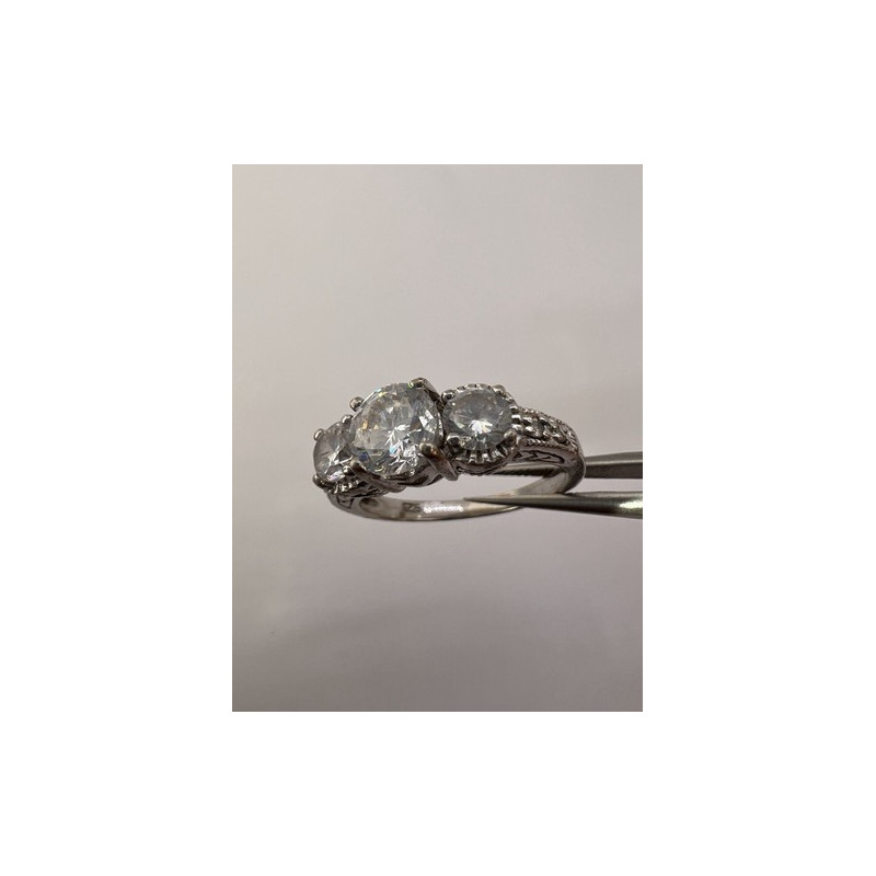925 Sterling Silver & CZ Ring Size 8.5