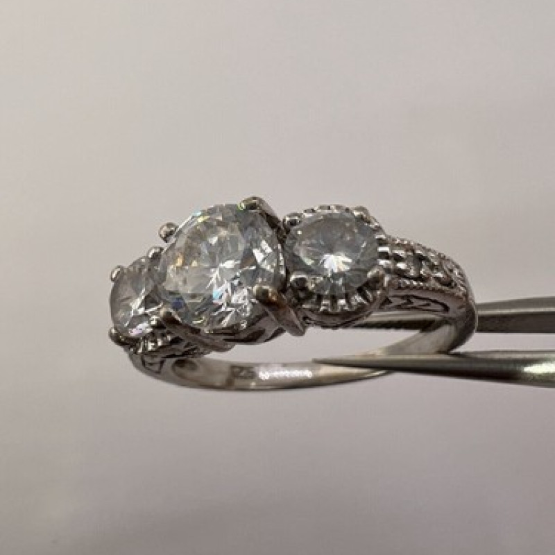 925 Sterling Silver & CZ Ring Size 8.5