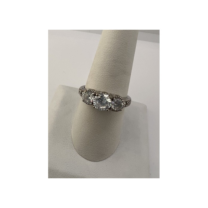 925 Sterling Silver & CZ Ring Size 8.5