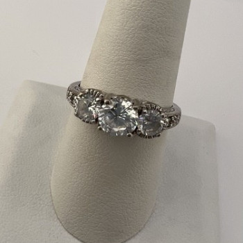 925 Sterling Silver & CZ Ring Size 8.5