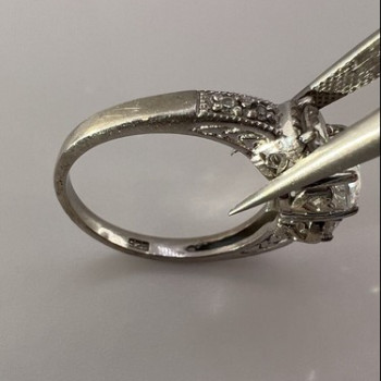 925 Sterling Silver & CZ Ring Size 8.5