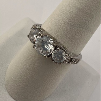 925 Sterling Silver & CZ Ring Size 8.5