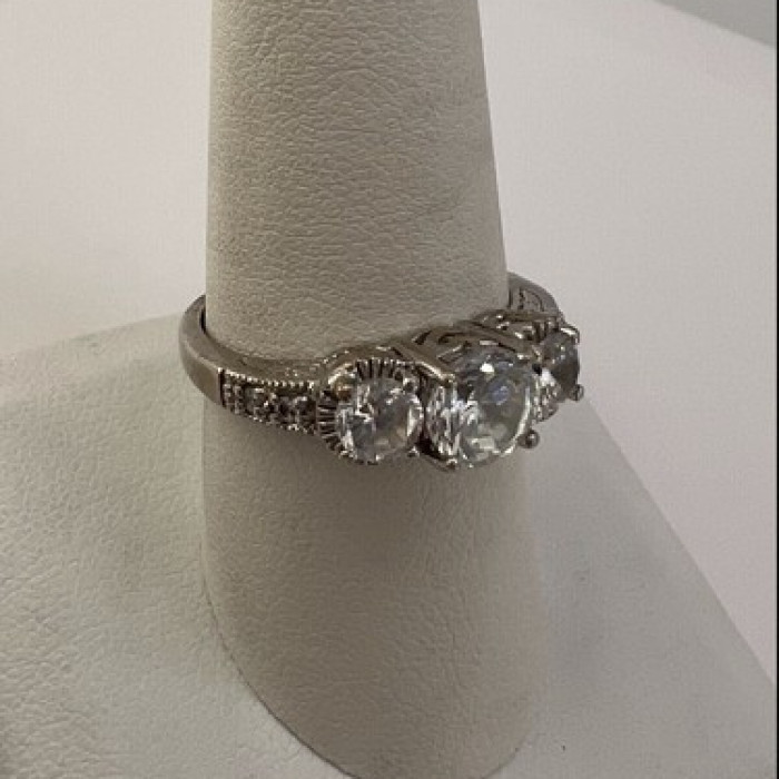 925 Sterling Silver & CZ Ring Size 8.5