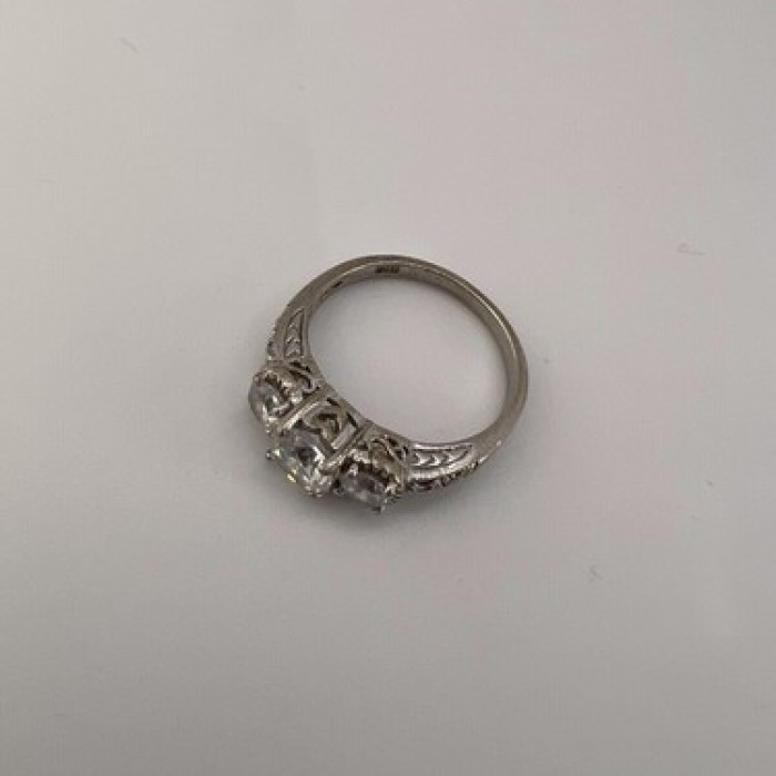 925 Sterling Silver & CZ Ring Size 8.5