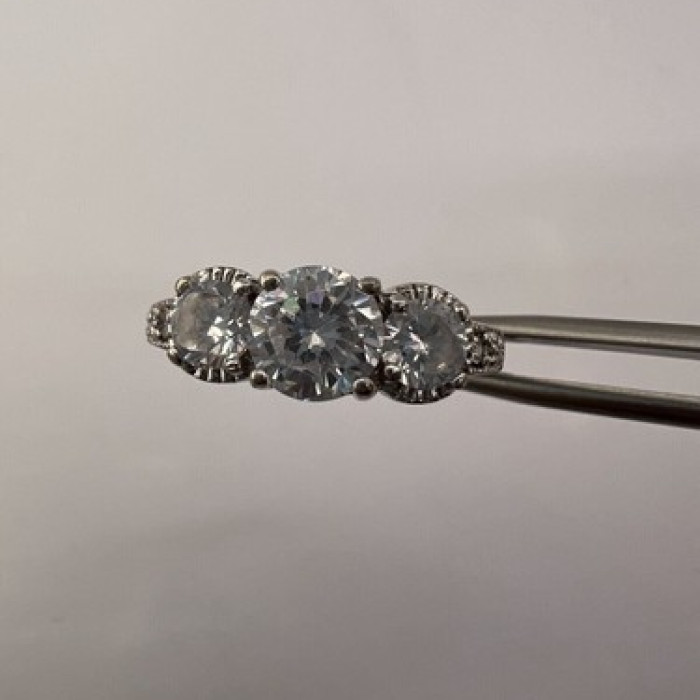 925 Sterling Silver & CZ Ring Size 8.5