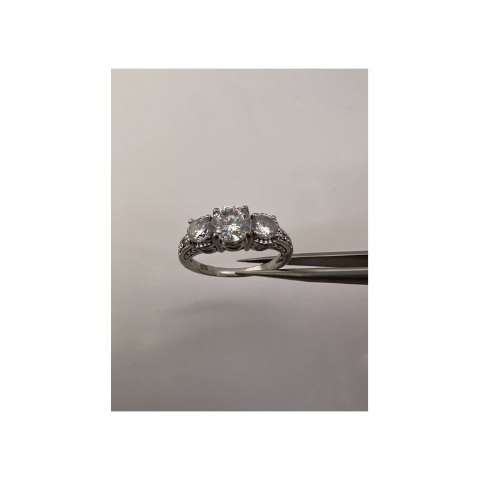 925 Sterling Silver & CZ Ring Size 8.5