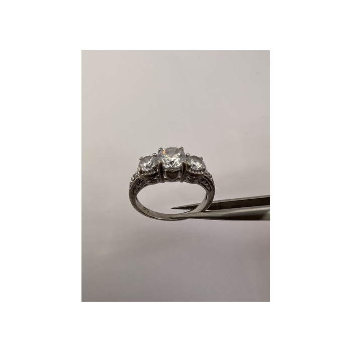 925 Sterling Silver & CZ Ring Size 8.5