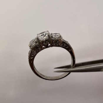 925 Sterling Silver & CZ Ring Size 8.5