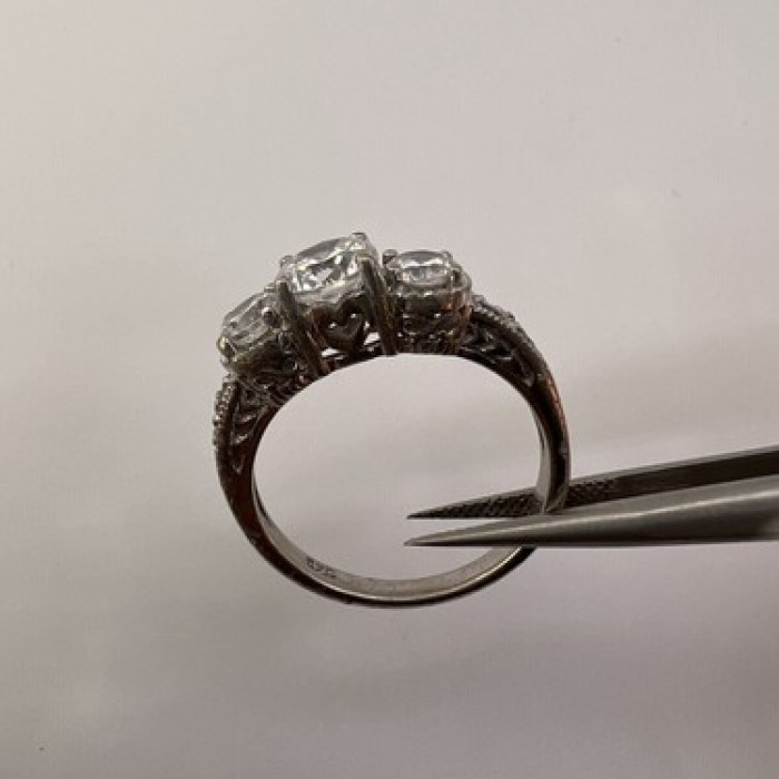 925 Sterling Silver & CZ Ring Size 8.5