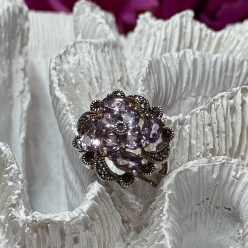 925 Sterling Silver Amethyst & Marcasite Ring Size 5