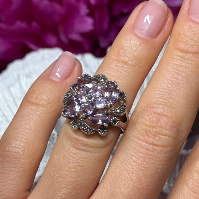925 Sterling Silver Amethyst & Marcasite Ring Size 5