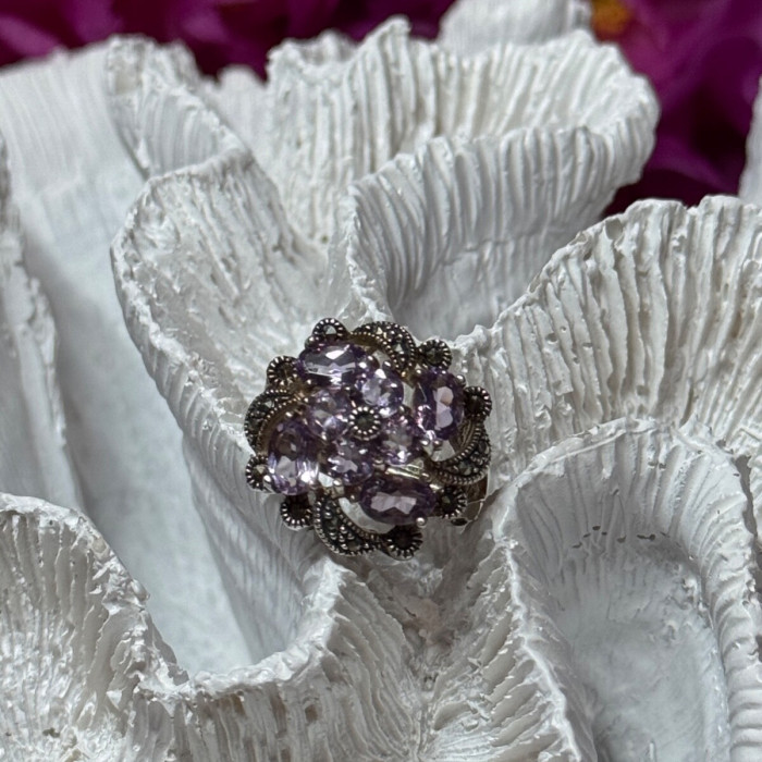 925 Sterling Silver Amethyst & Marcasite Ring Size 5