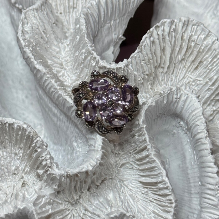 925 Sterling Silver Amethyst & Marcasite Ring Size 5
