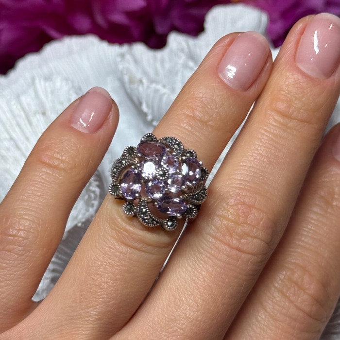 925 Sterling Silver Amethyst & Marcasite Ring Size 5