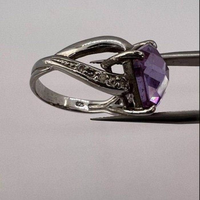 925 Sterling Silver Purple CZ Ring Size 6.5