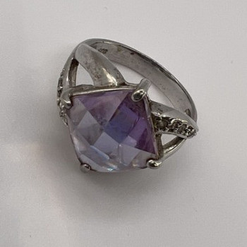 925 Sterling Silver Purple CZ Ring Size 6.5