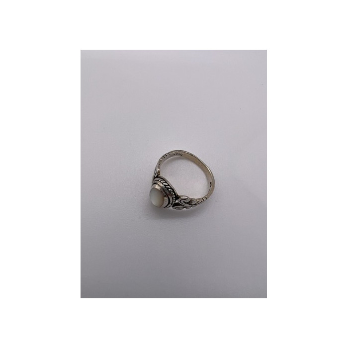 925 STERLING SILVER MOTHER OF PEARL RING SIZE 6