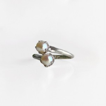 925 Sterling Silver Pearls Ring Size 5