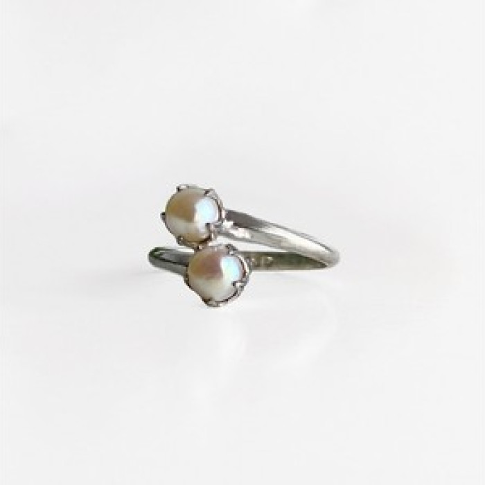 925 Sterling Silver Pearls Ring Size 5