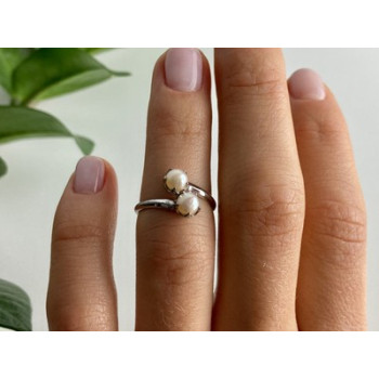 925 Sterling Silver Pearls Ring Size 5
