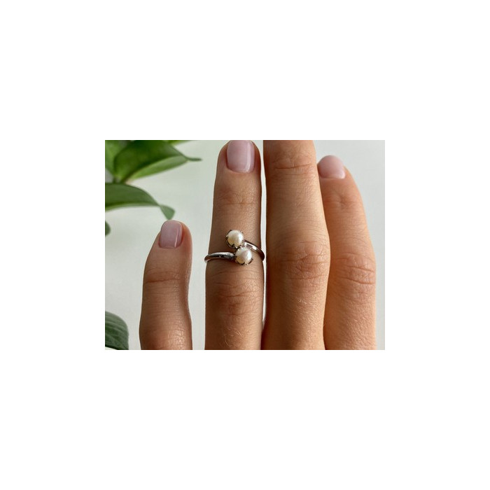 925 Sterling Silver Pearls Ring Size 5
