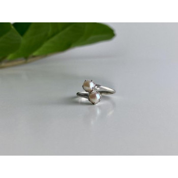 925 Sterling Silver Pearls Ring Size 5