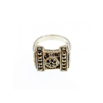 Vintage 925 Sterling Silver Nephrite & Marcasites Ring Size 7