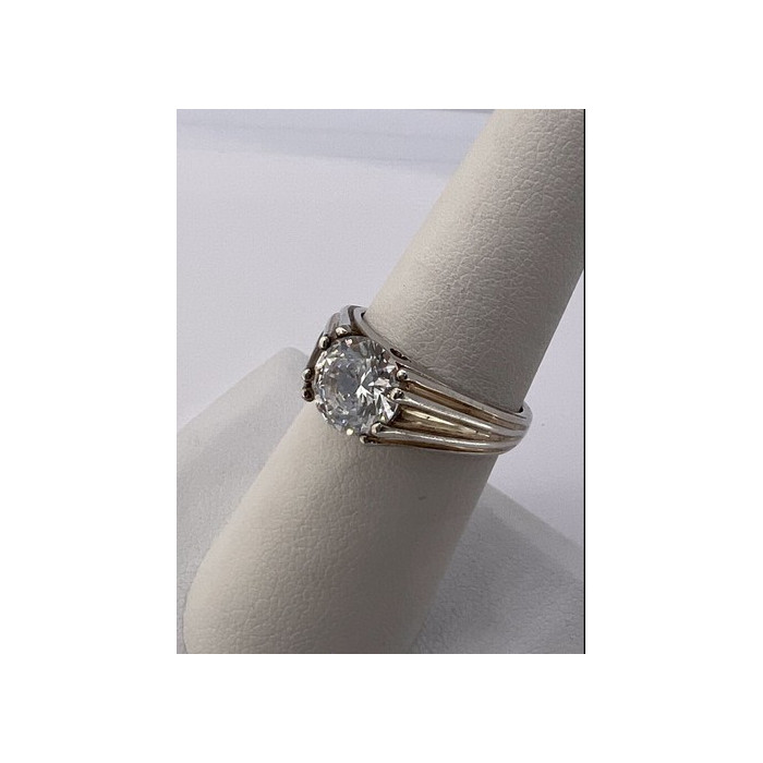 925 Sterling Silver & CZ Ring Size 6.5