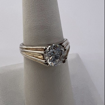 925 Sterling Silver & CZ Ring Size 6.5