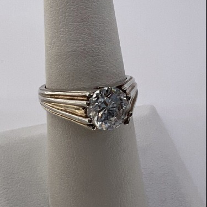925 Sterling Silver & CZ Ring Size 6.5