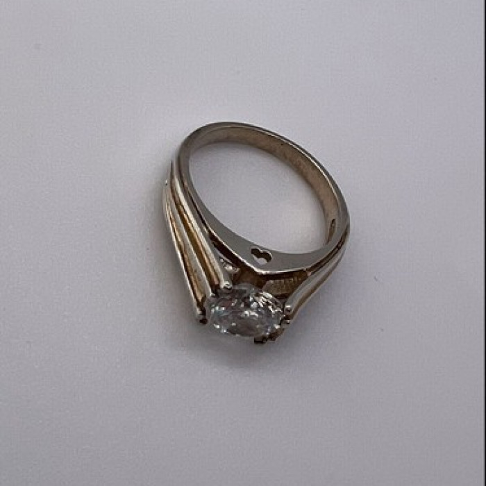 925 Sterling Silver & CZ Ring Size 6.5