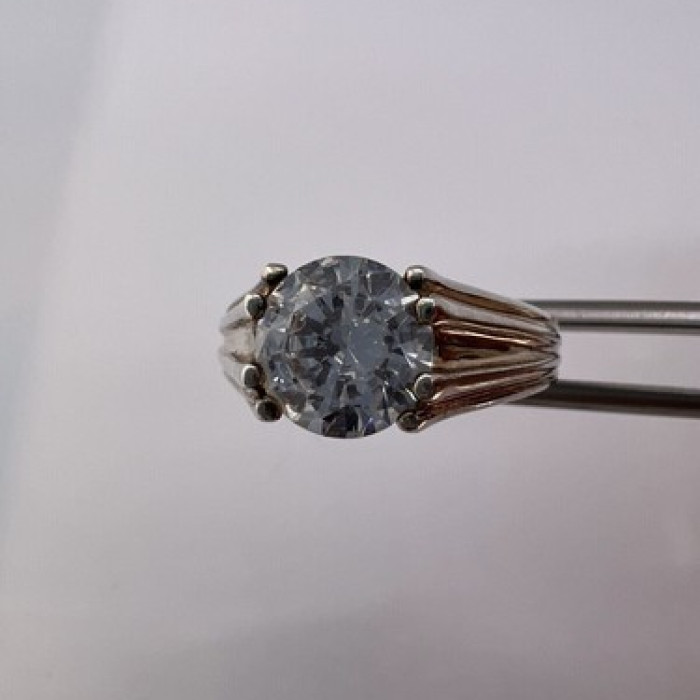 925 Sterling Silver & CZ Ring Size 6.5