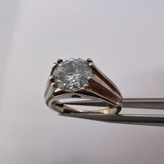 925 Sterling Silver & CZ Ring Size 6.5
